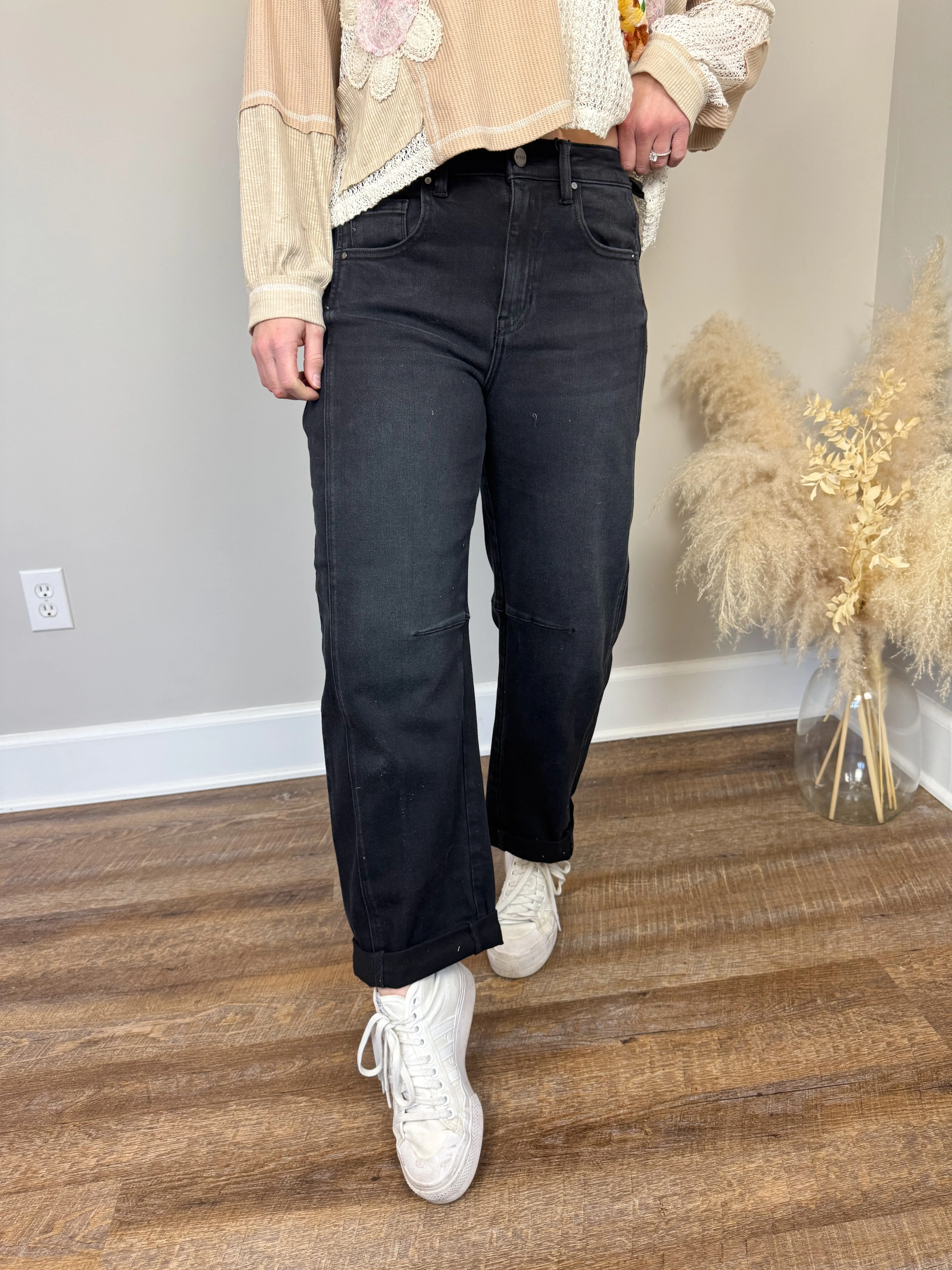 Risen Barrel Jeans | Black